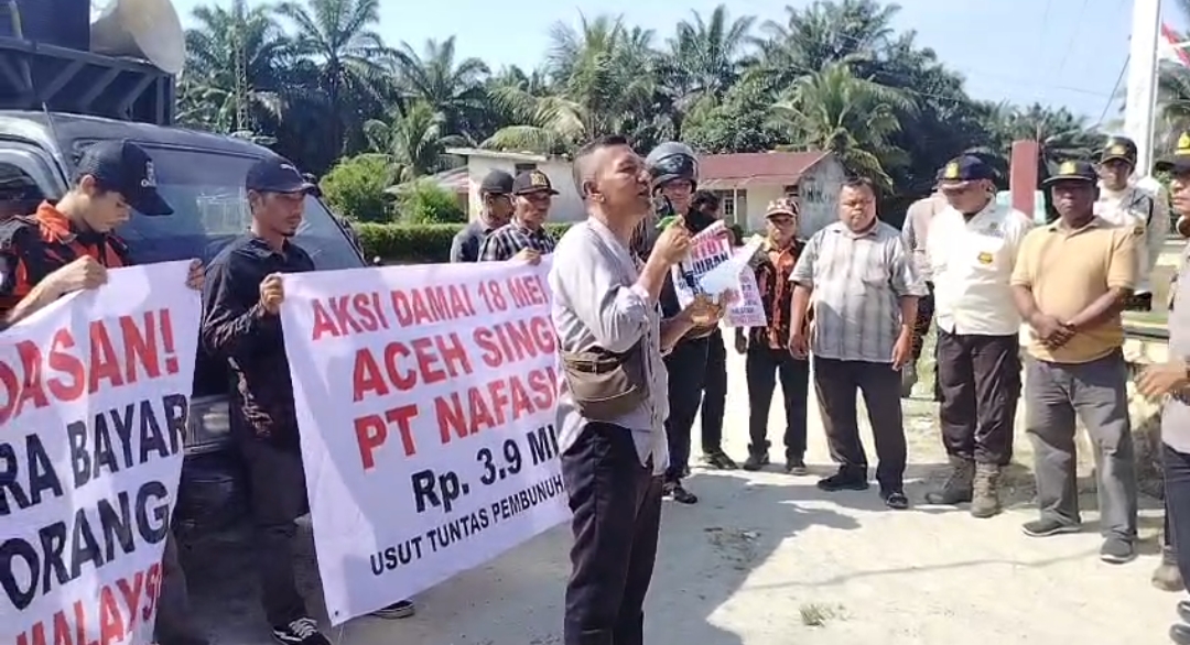 Masyarakat Demo Tuntut Hak Kepada PT Nafasindo: Prof.Sutan Nasomal SH.MH Minta Porkofimda Aceh Singkil segera Pasilitasi Tuntutan Buruh