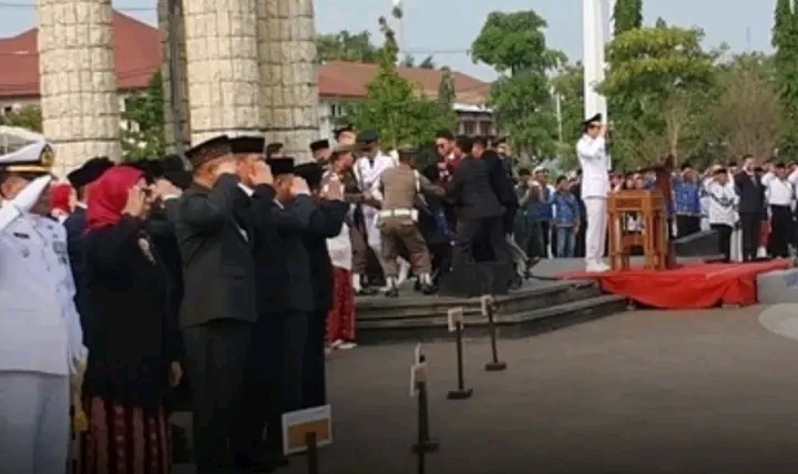 HUT RI KE - 81 Indramayu, Momen ODGJ Masuk Acara Upacara