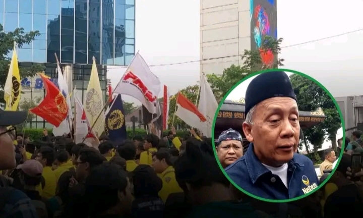 Aksi BEM UI Di Bunderan HI Tuntut 8 Tuntutan