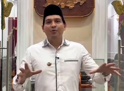 Bupati Lucky Hakim Pastikan Pembangunan Jalan Berlanjut hingga 2027