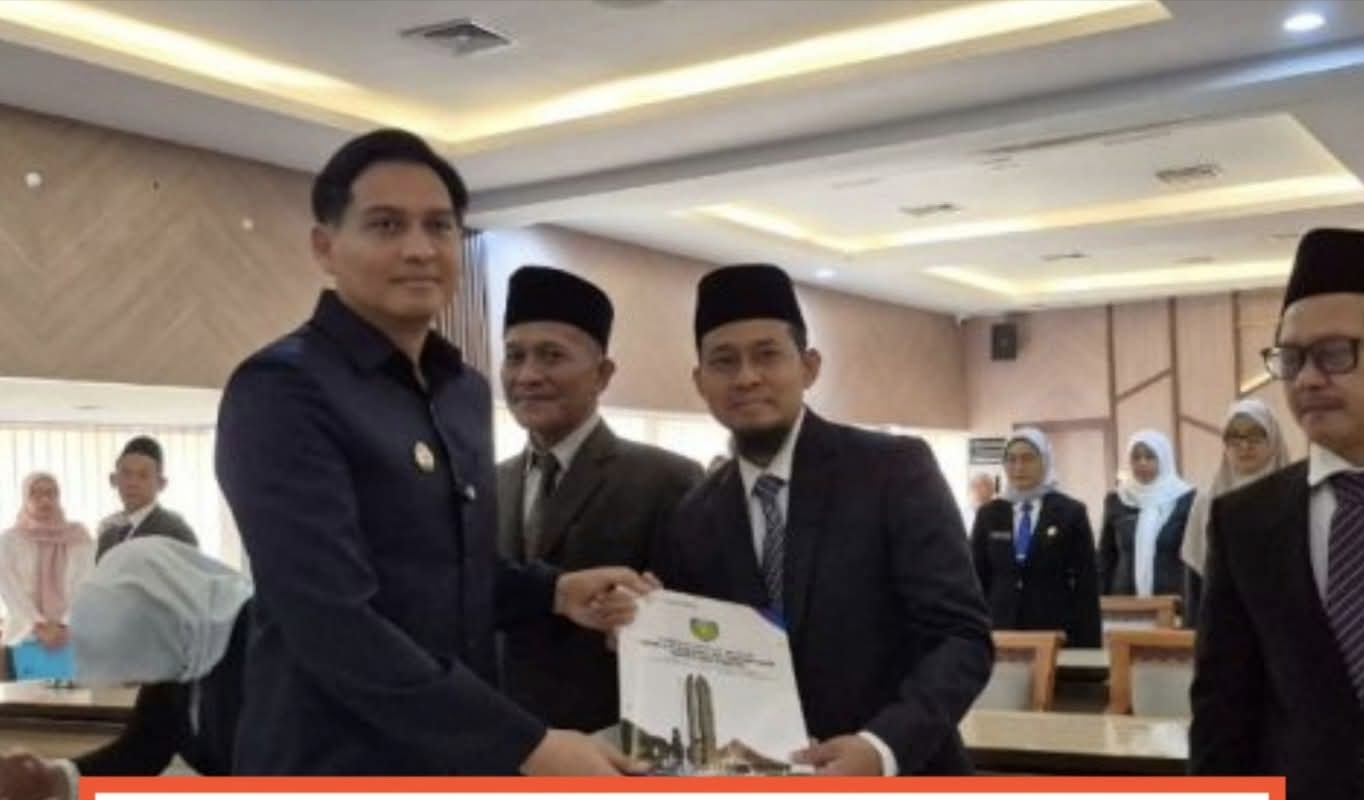 Bupati Lucky Hakim Melantik & Mengukuhkan Sejumlah Pejabat Di Lingkungan Pemkab Indramayu