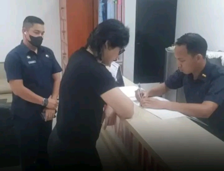 Indra Kenz Bebas 10 Th Penjara Kini Kembali Di Jemput