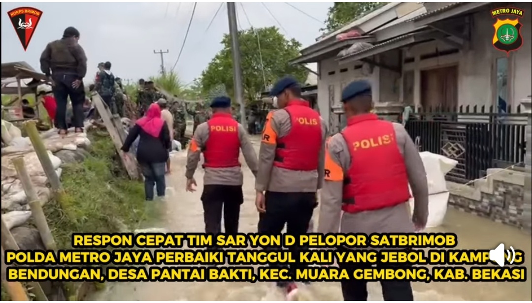 Brimob Polda Metro Jaya Gerak Cepat Perbaiki Tanggul Jebol Muara Gembong