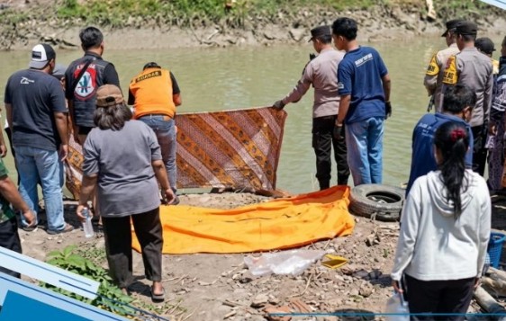 Lansia Hilang Ditemukan Tewas Mengapung di Kali Cipanas Indramayu