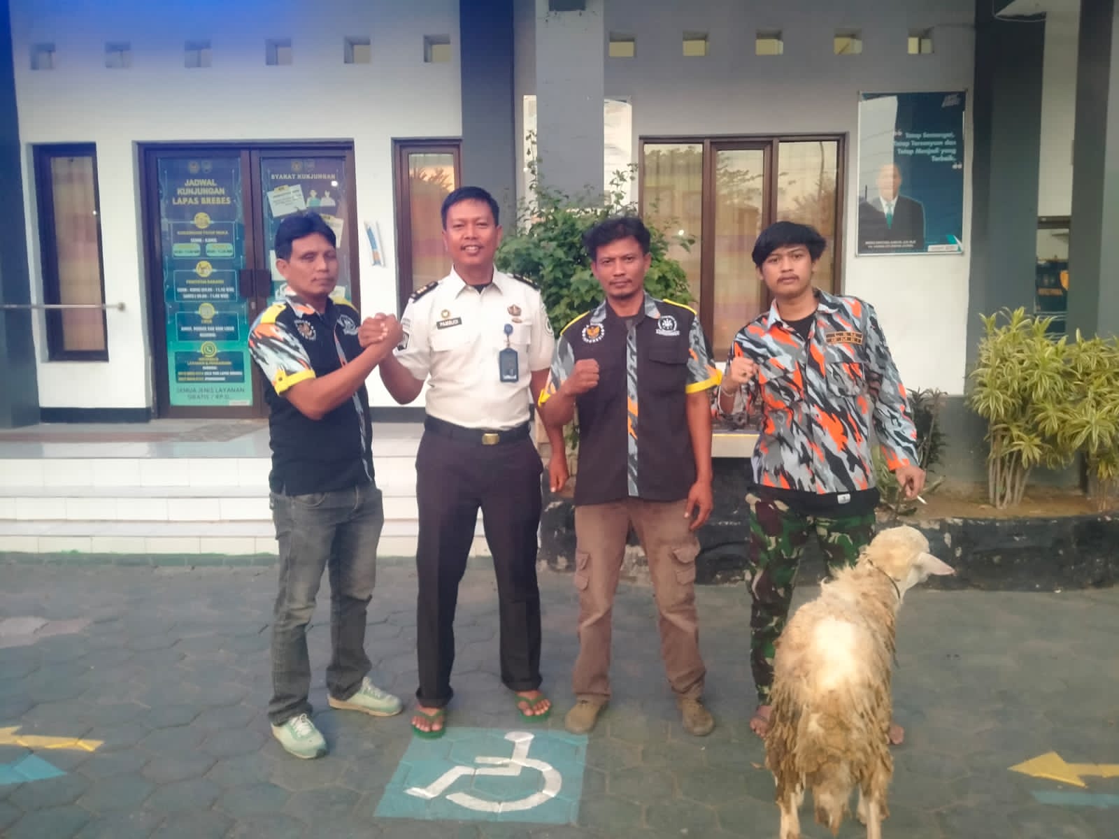 LSM GMBI Distrik Brebes Mengucapkan Selamat Hari Raya Idul Adha 1447 H: Mari Pererat Silaturahmi dan Kepedulian Sosial
