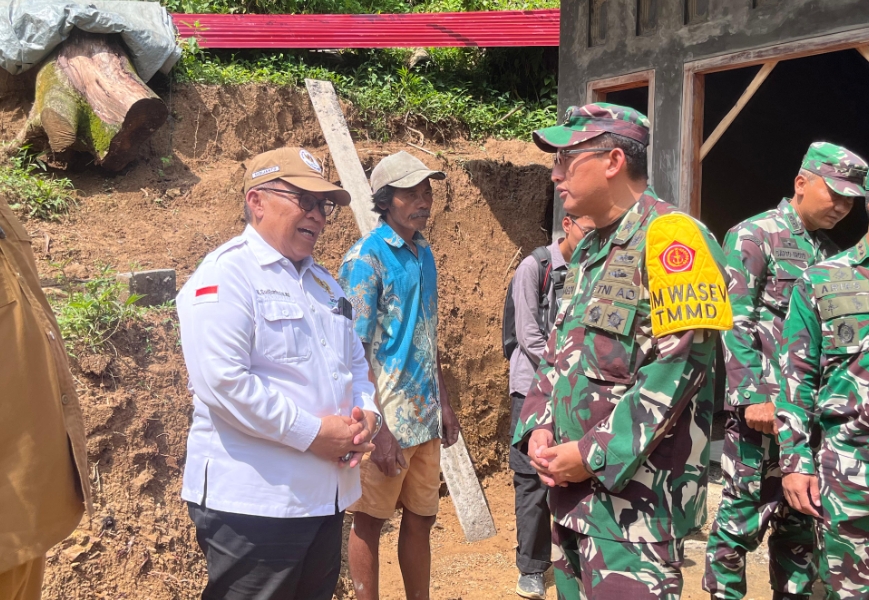 Kunjungan Tim Wasev Jadi Momentum Evaluasi Percepatan Pembangunan TMMD di Desa Krangean