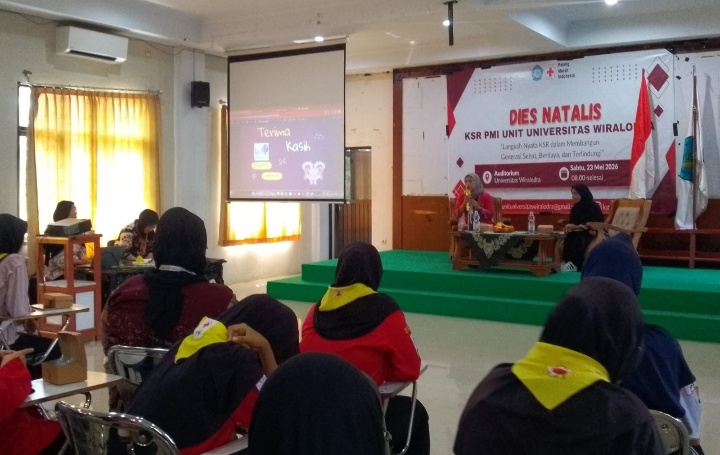Peringati Natalis ke-27, KSR PMI Unit Universitas Wiralodra Gelar Seminar dan Sunatan Massal