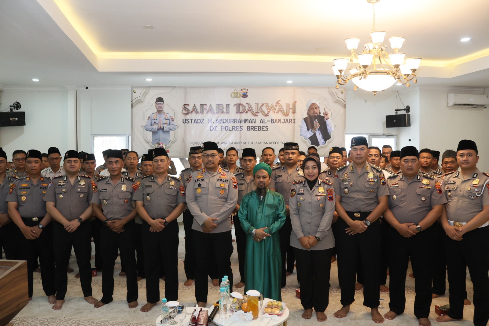 Sejukkan Rohani Personel, Polres Brebes Gelar Safari Dakwah Bersama Ustadz H. Abdurrahman Al-Banjari