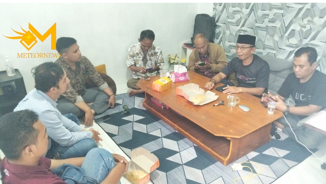 Rapat Redaksi Manajemen Media Cetak & Online meteornews Bahas Strategi Konten 2026