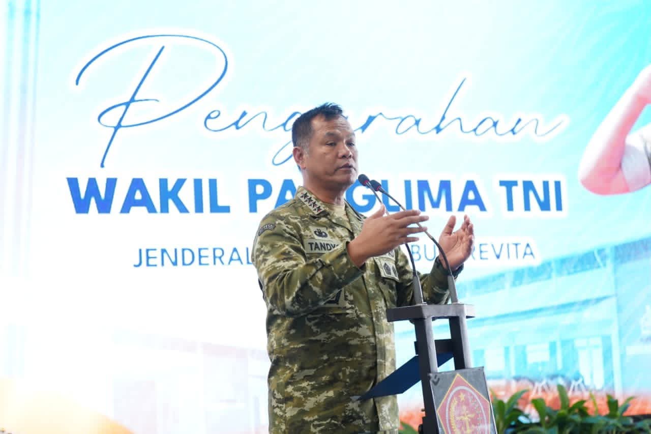 Wujudkan Desa Sebagai Pusat Ekonomi, Panglima TNI dan Menteri Koperasi Tinjau KDKMP di Jateng-Jatim