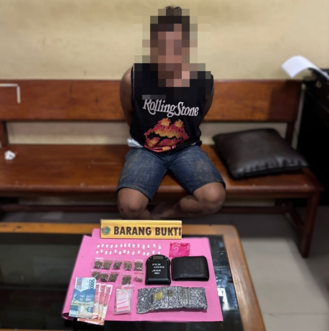 Satres narkoba Polres Pasaman Barat Ringkus Pengedar Sabu-Sabu dan Ganja Kering di Jorong Sidomulyo kec . Kinali