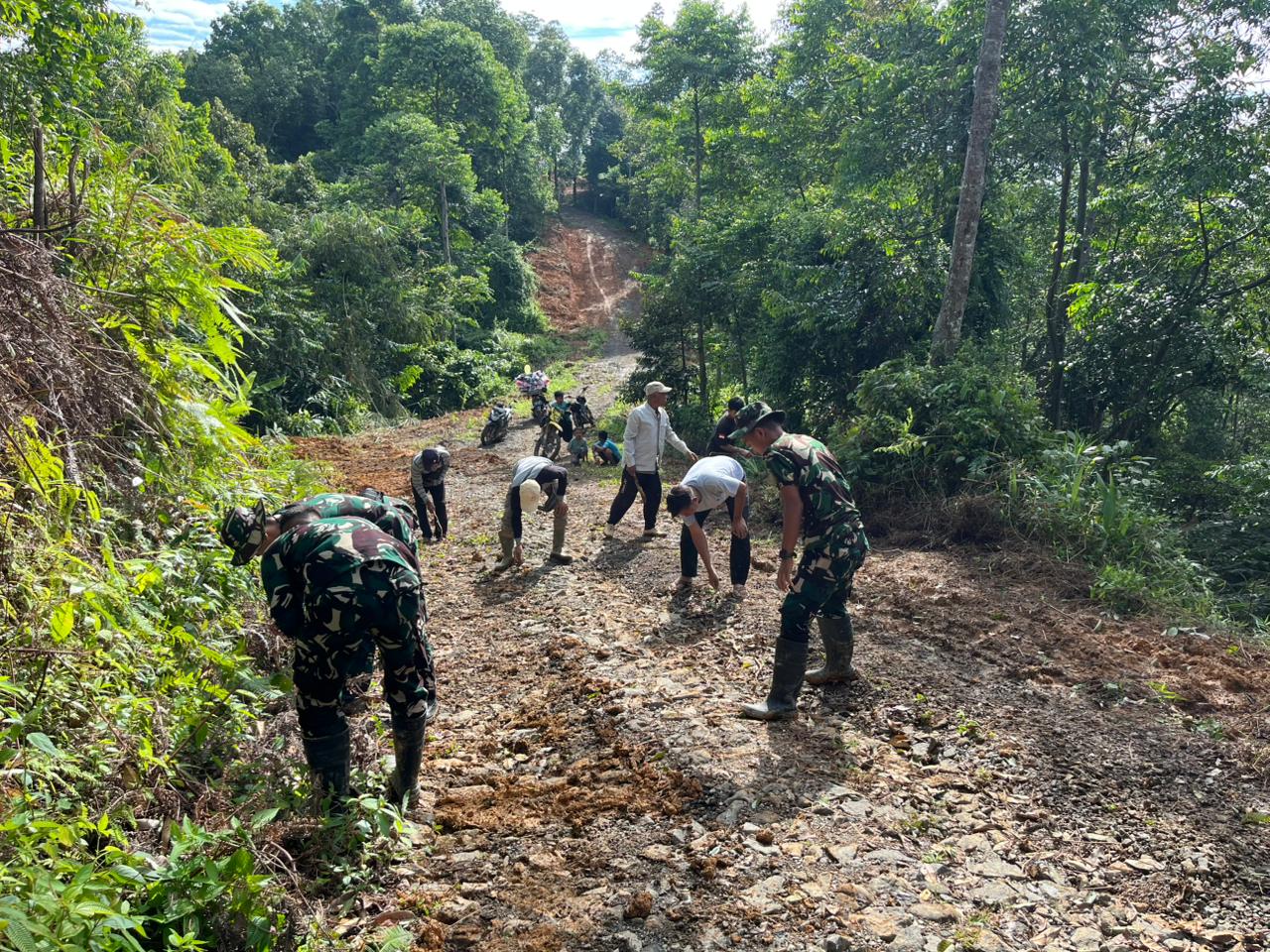 Capai 4,9 Km, Progres TMMD 128 Kodim 0621 di Cigudeg Kian Signifikan