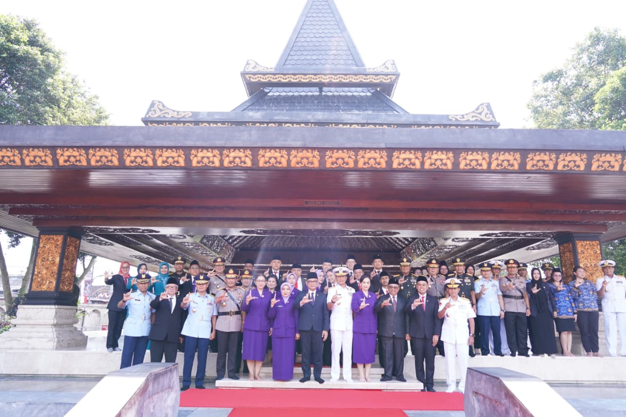 Peringati HUT Ke-61, Lemhannas RI Gelar Ziarah Di Makam Bung Karno Untuk Perkokoh Ketahanan Nasional