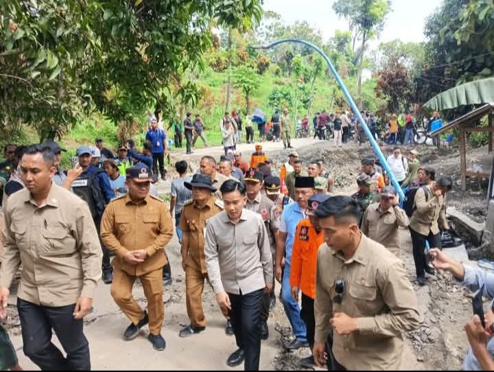 Pastikan Penanganan Pengungsi Berjalan Optimal, Wapres Gibran Tinjau Lokasi Bencana di Tegal