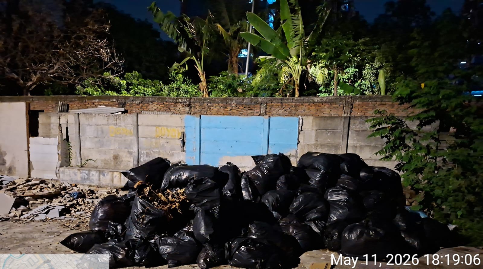Penumpukan Sampah Hampir Sebulan di Kelurahan Cengkareng Barat Dikeluhkan Warga, Koordinasi Pengurus Lingkungan Dipertanyakan