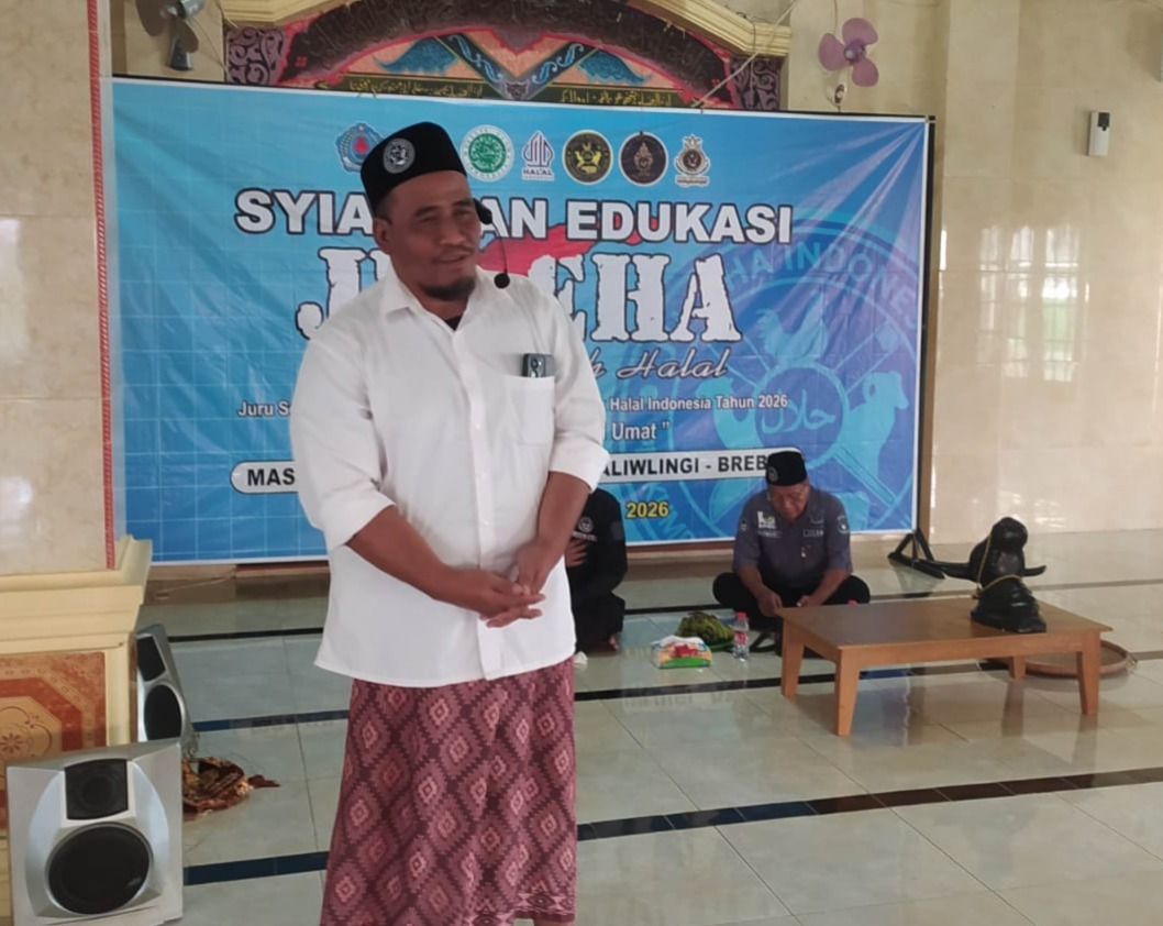 Tidak Hanya Teori, Syiar dan Edukasi Juleha Brebes di Masjid Jami’ Nurul Hidayah Desa Kaliwlingi Praktek Sembelih Domba Dengan Syar’i